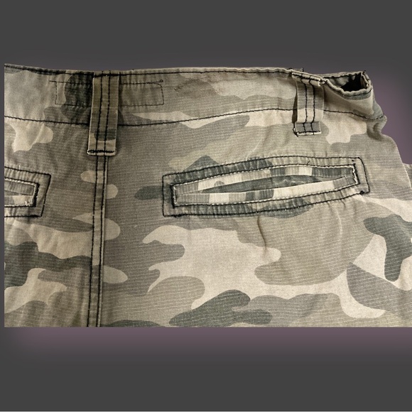 Airwalk Men’s Camouflage Sporty Knee Length Shorts Lots of Pockets Size 30 - Picture 4 of 16